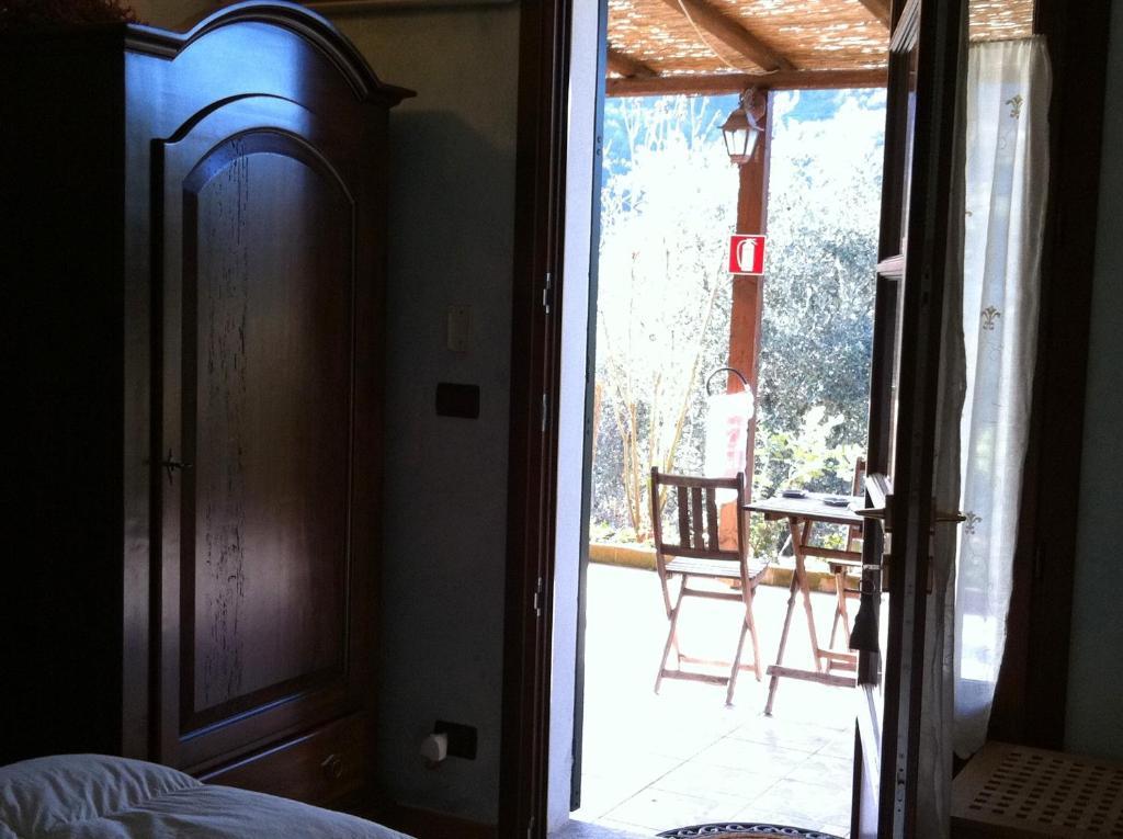 Agriturismo La Rocca Di Perti 피날레리구레 객실 사진
