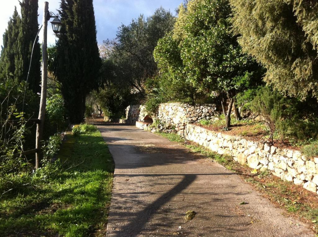 Agriturismo La Rocca Di Perti 피날레리구레 외부 사진