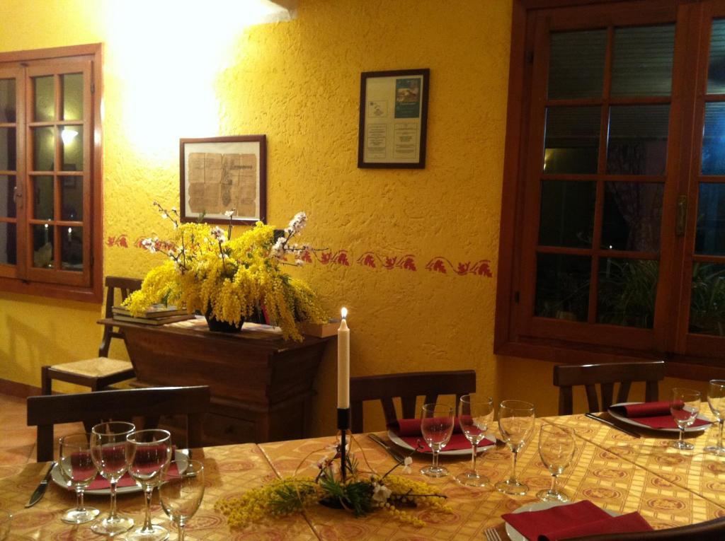 Agriturismo La Rocca Di Perti 피날레리구레 외부 사진