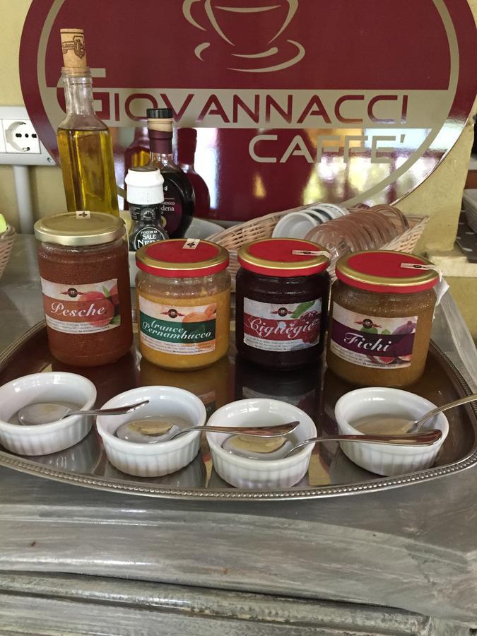 Agriturismo La Rocca Di Perti 피날레리구레 외부 사진
